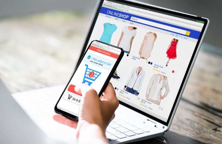 donna acquista online